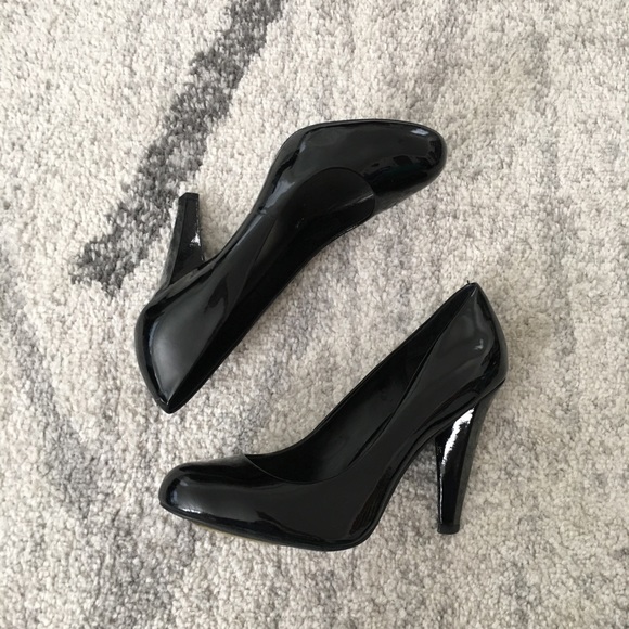 INC Heels 8.5 - Picture 3 of 4